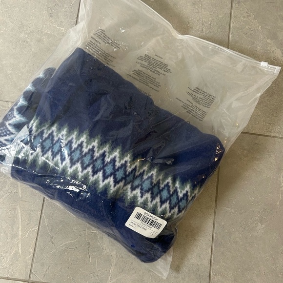 NWOT Pink Lily Bundled Up Navy Oversized Fuzzy Sweater - Picture 10 of 11